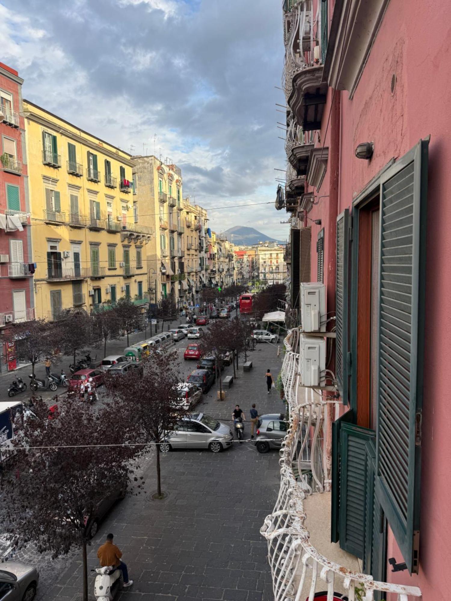 Valentino Caracciolo 105 Lejlighed Napoli Eksteriør billede